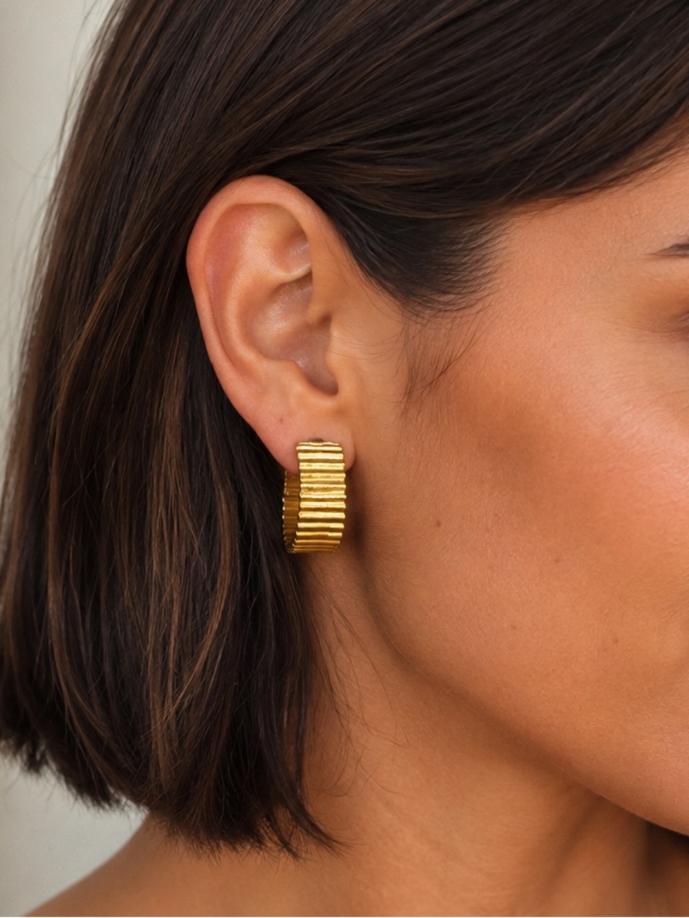 Vintage Kenneth Jay Lane KJL Gold Tone Ribbed Hoop Clip-on Earrings